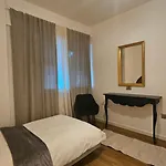 Luxury 2 Bdr Bathtub & View * Tirana