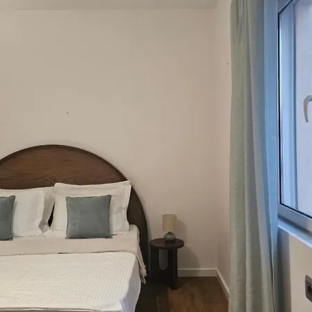 Luxury 2 Bdr Bathtub & View Tirana