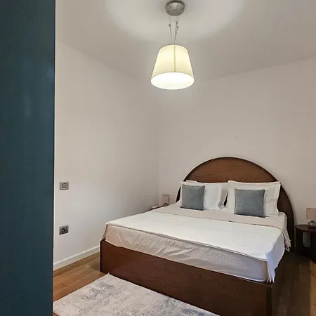 Luxury 2 Bdr Bathtub & View Apartment *