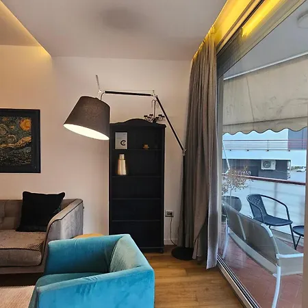 Luxury 2 Bdr Bathtub & View *