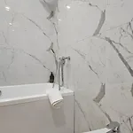 Luxury 2 Bdr Bathtub & View Apartment