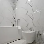 Luxury 2 Bdr Bathtub & View Lägenhet Tirana
